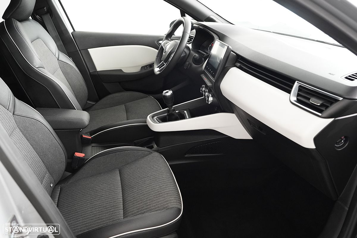 Renault Clio 1.0 TCe Techno Bi-Fuel - 23