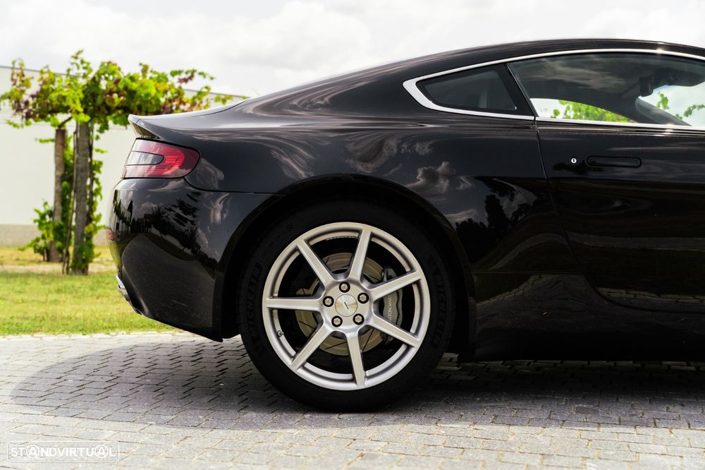 Aston Martin Vantage Coupe V8 Sportshift - 37