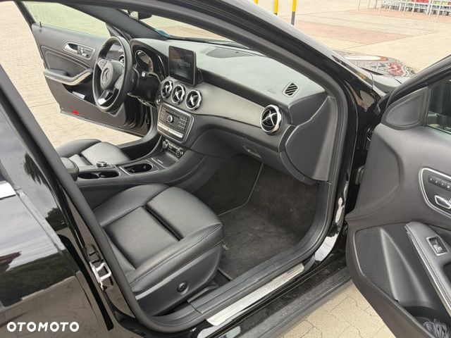 Mercedes-Benz GLA 250 4-Matic - 11