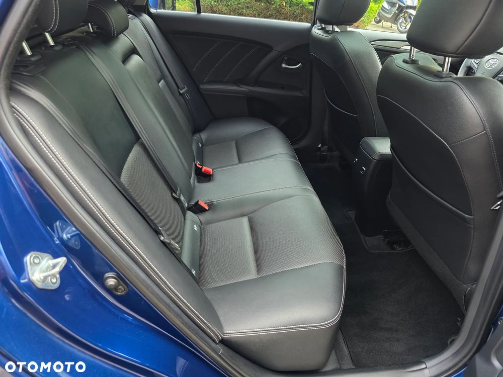 Toyota Avensis 1.8 Prestige - 24