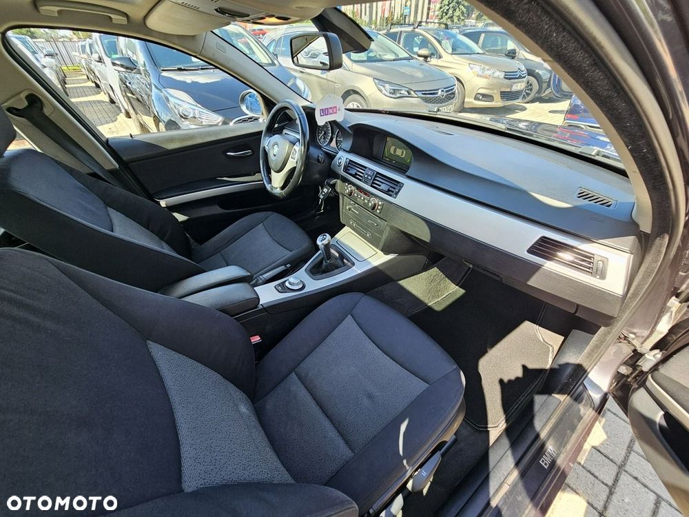 BMW Seria 3 - 32