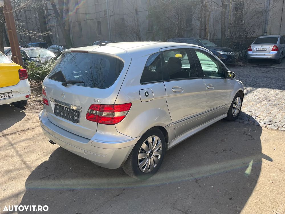 Dezmembrez Mercedes Benz B class W245 B180 B200 CDI cutie manuala 2007 argintiu gri - 6