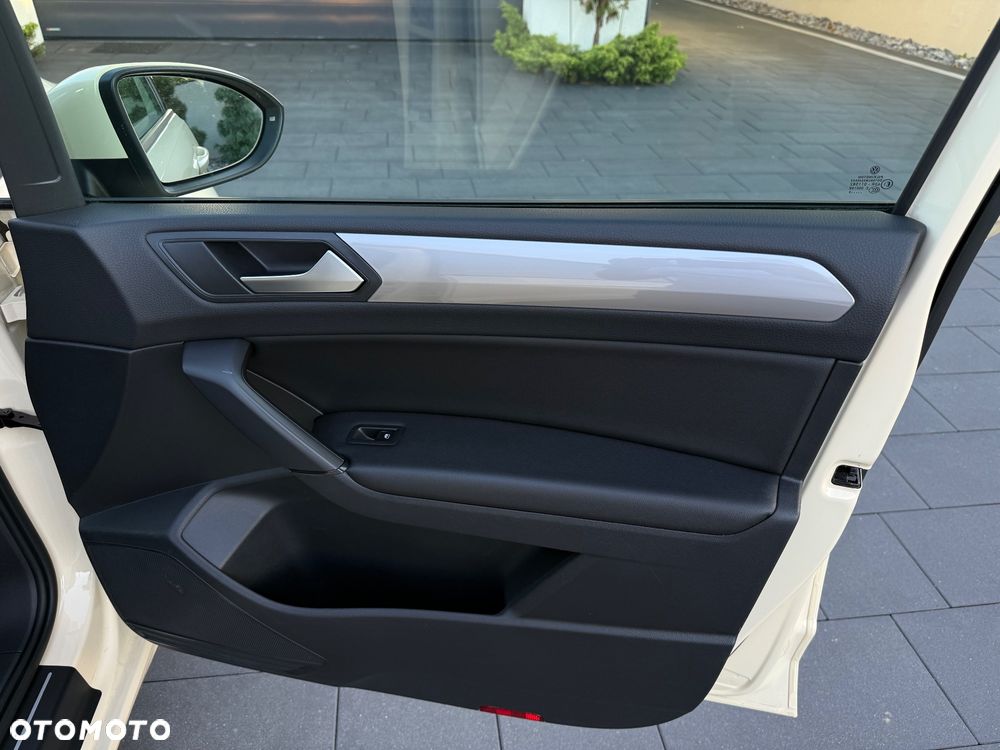 Volkswagen Touran 2.0 TDI SCR DSG Trendline - 33