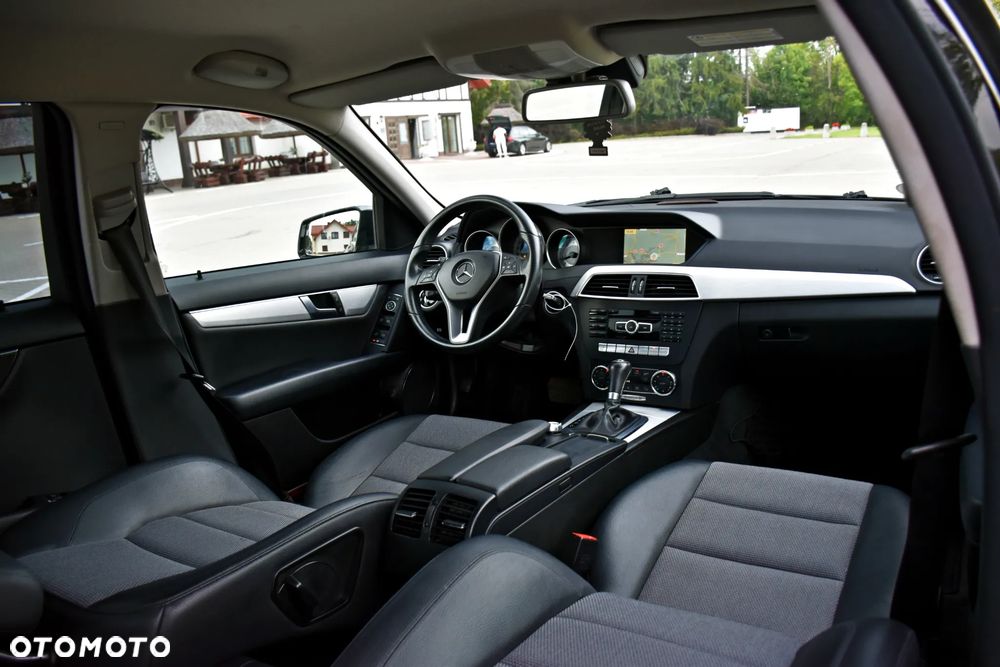 Mercedes-Benz Klasa C 200 (BlueEFFICIENCY) Avantgarde - 39