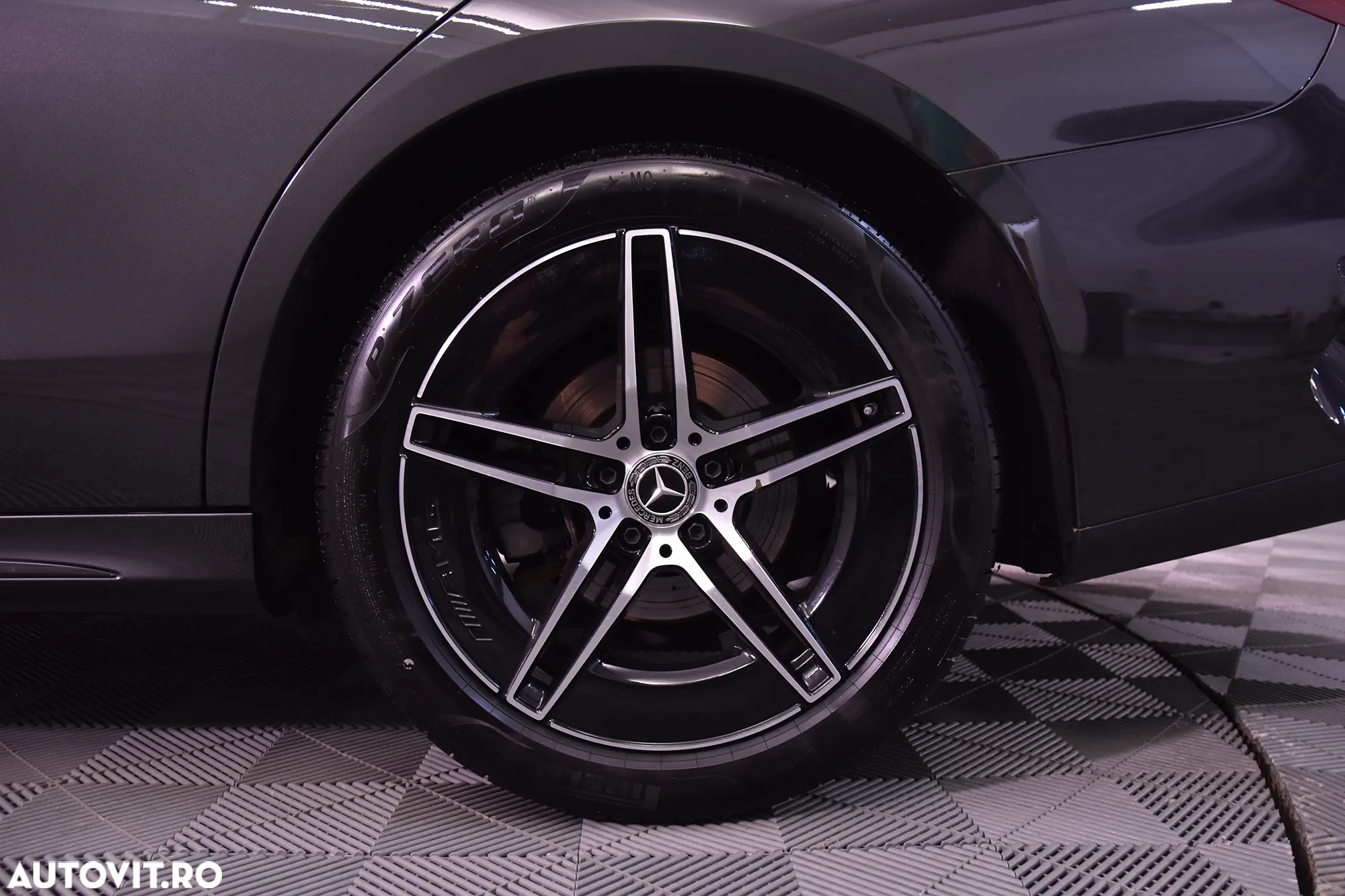 Mercedes-Benz E 220 d Aut. - 13