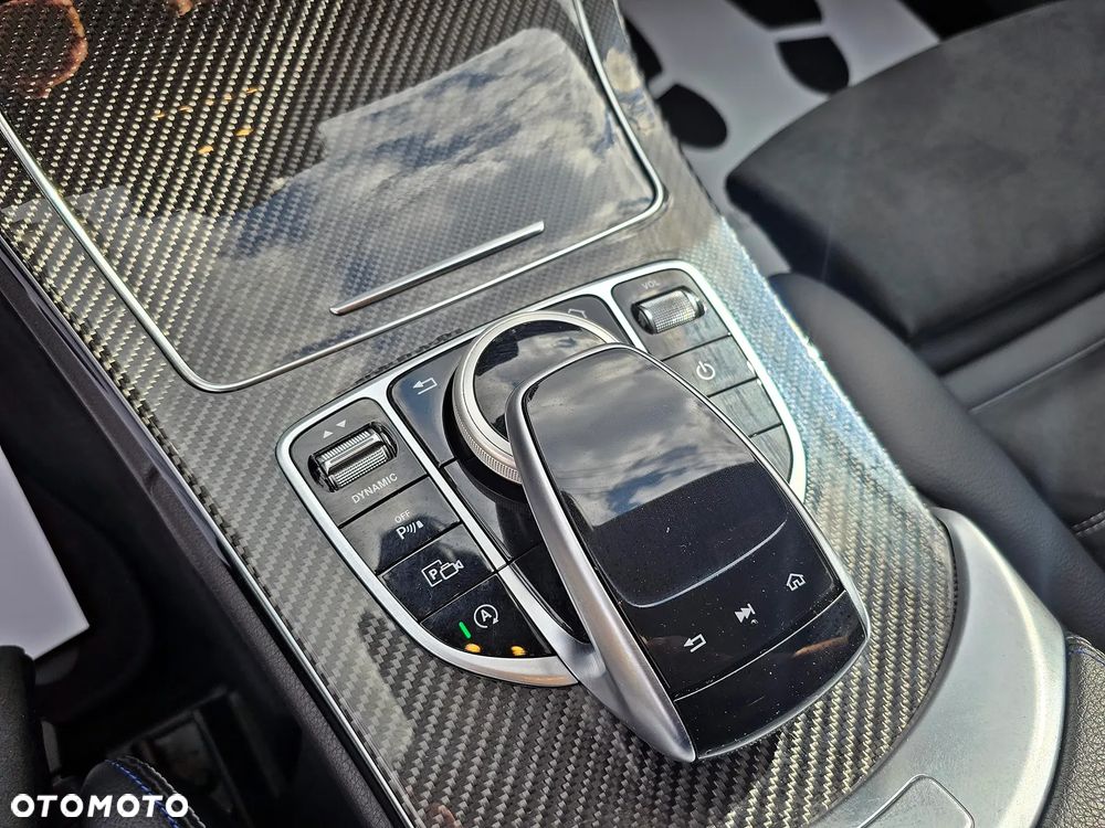 Mercedes-Benz Klasa C 300 4Matic 9G-TRONIC Night Edition - 23