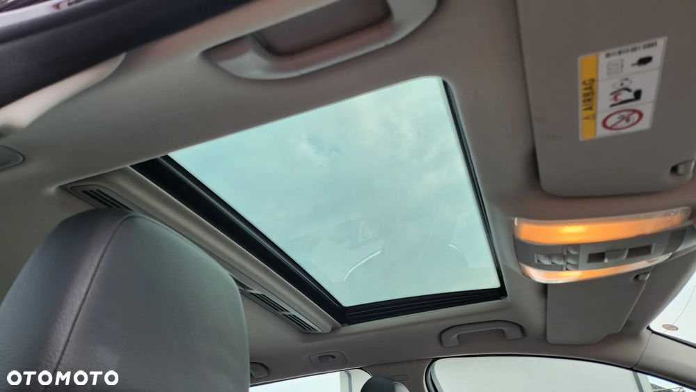 Mercedes-Benz Klasa C 180 (BlueEFFICIENCY) 7G-TRONIC Avantgarde - 10