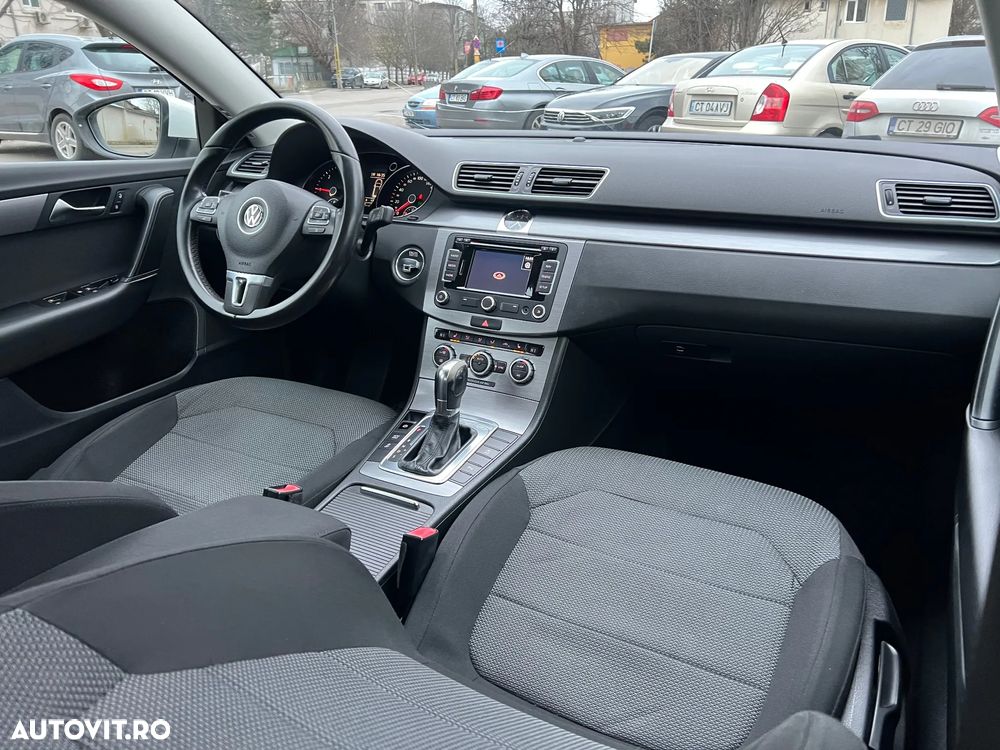 Volkswagen Passat 2.0 Blue TDI DPF DSG Comfortline - 23