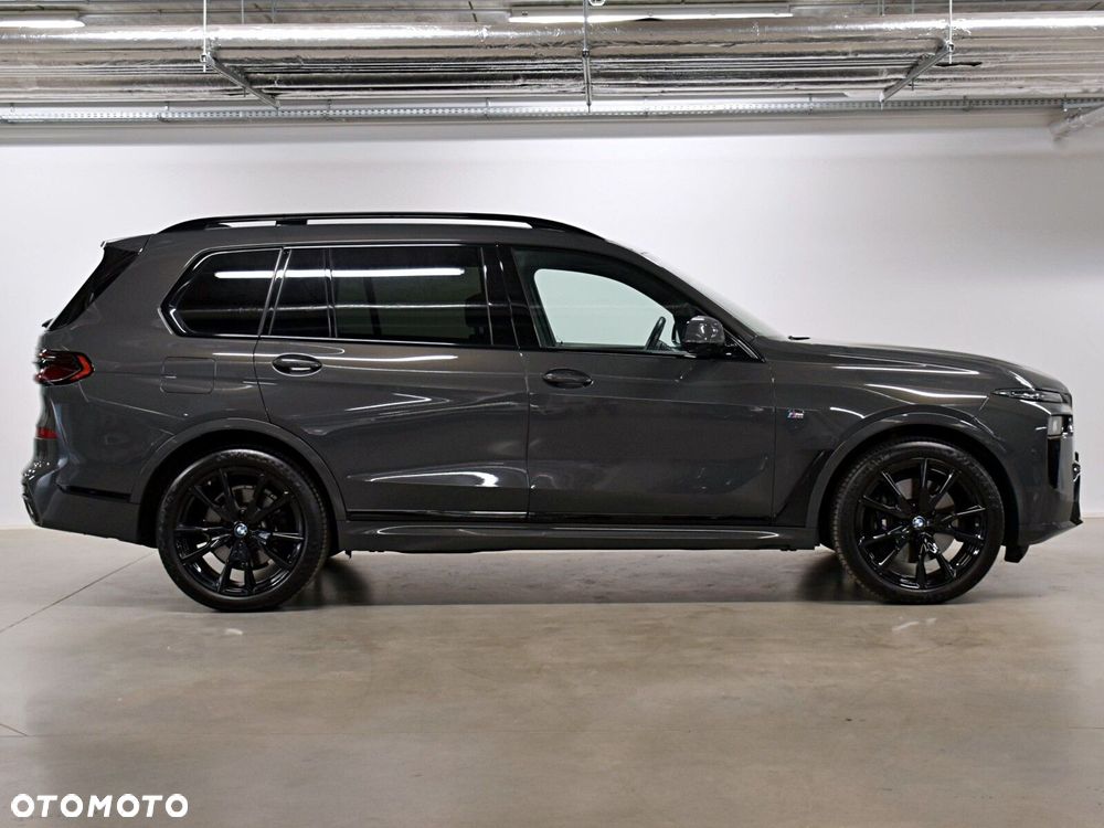 BMW X7 - 7