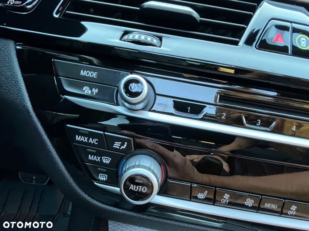 BMW Seria 5 520d M Sport - 30