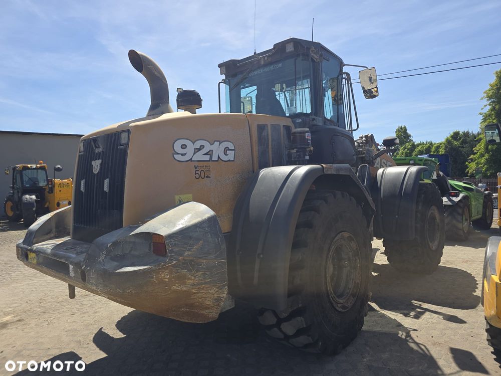 Case 921G - 3