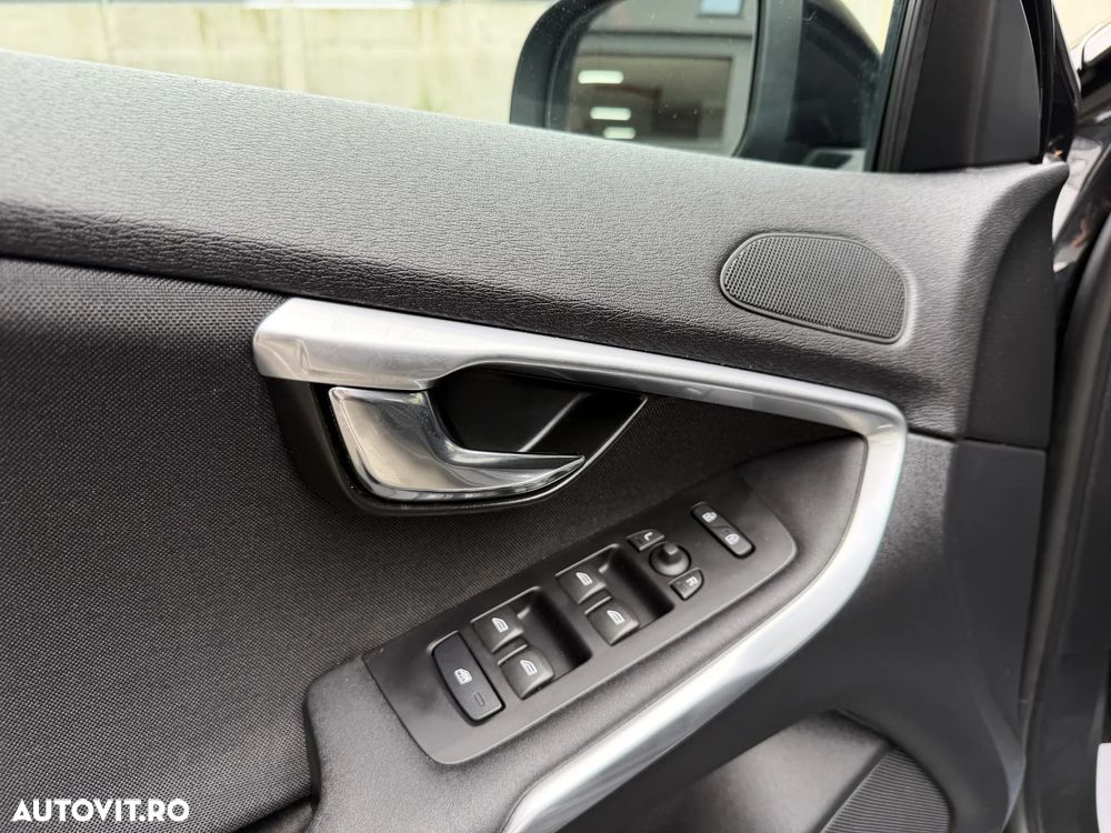 Volvo V40 D3 Geartronic Summum - 14