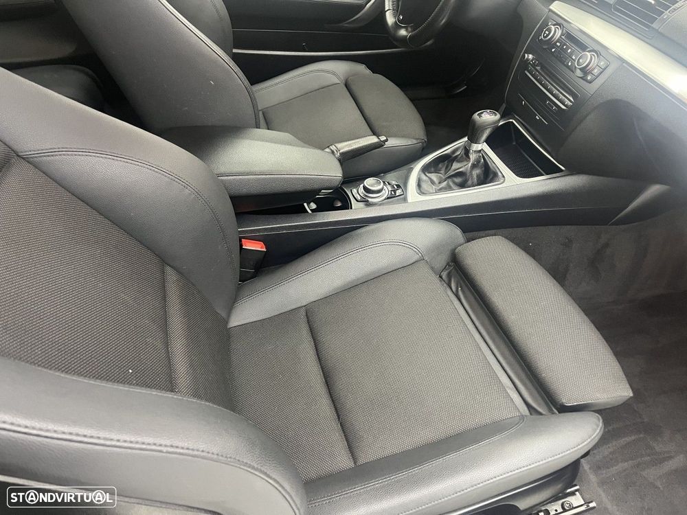 BMW 118 d Pack M - 16