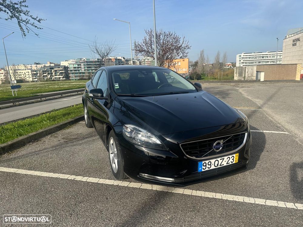 Volvo V40 2.0 D2 Momentum - 1