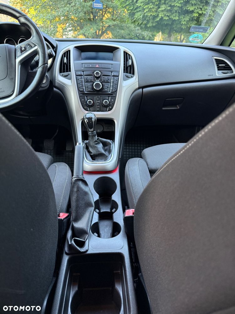 Opel Astra 1.7 CDTI DPF Cosmo - 9
