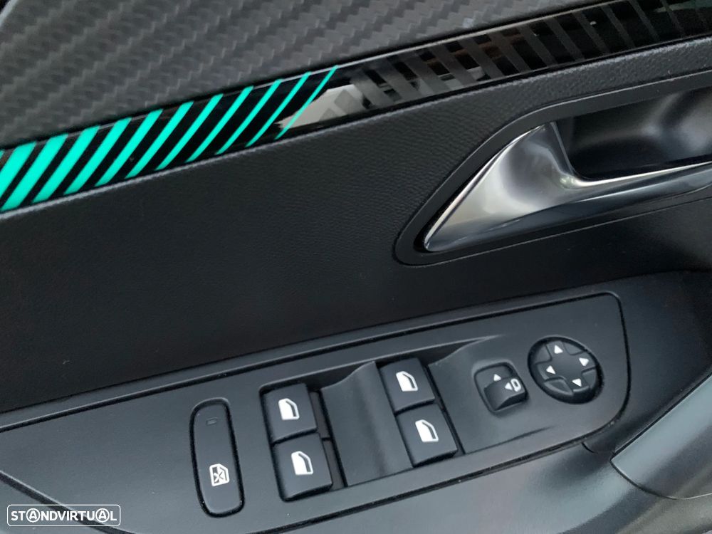 Peugeot 2008 1.5 BlueHDi Allure Pack - 22