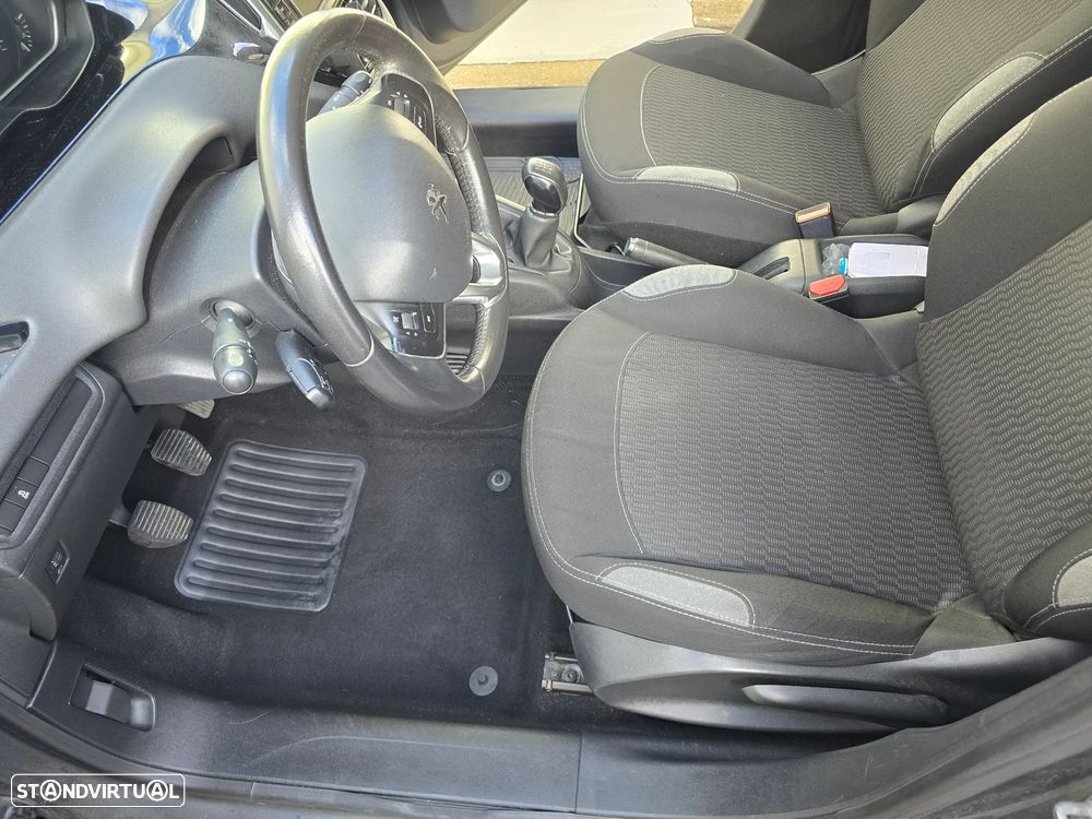 Peugeot 208 1.6 BlueHDi Active - 11