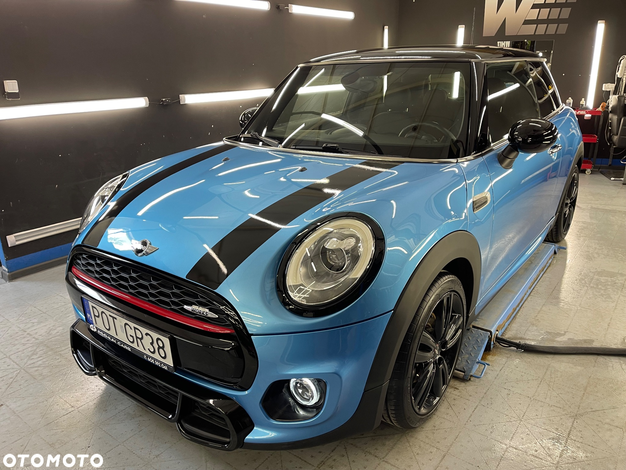 MINI Cooper John Works Trim - 3