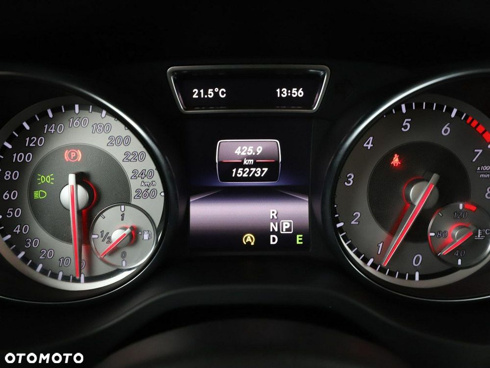 Mercedes-Benz CLA 200 7G-DCT Urban - 22