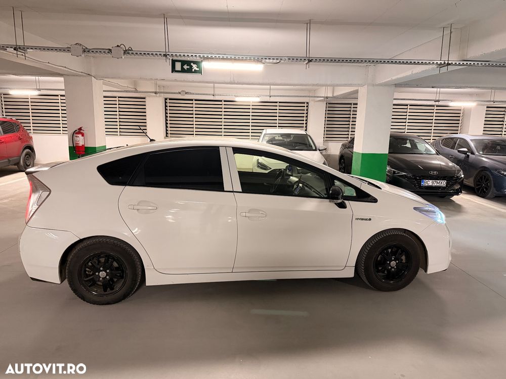 Toyota Prius (Hybrid) Luna - 4