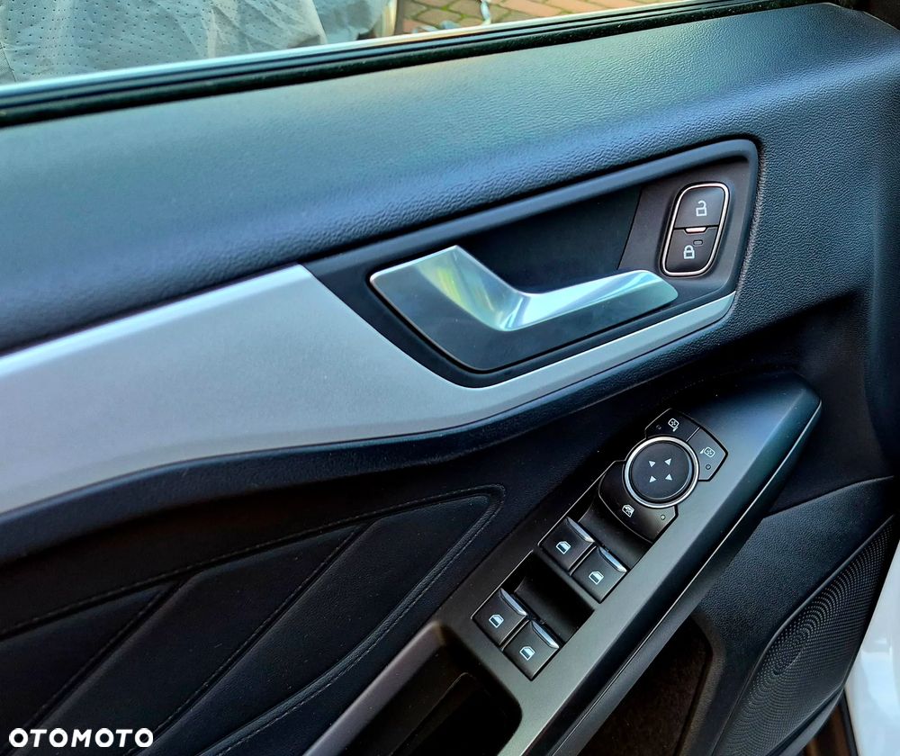 Ford Focus 1.5 EcoBlue Start-Stopp-System TITANIUM - 13