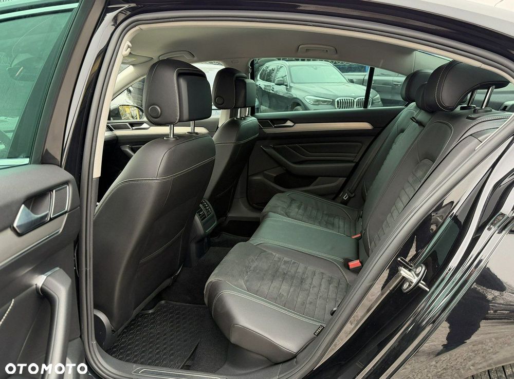 Volkswagen Passat - 10
