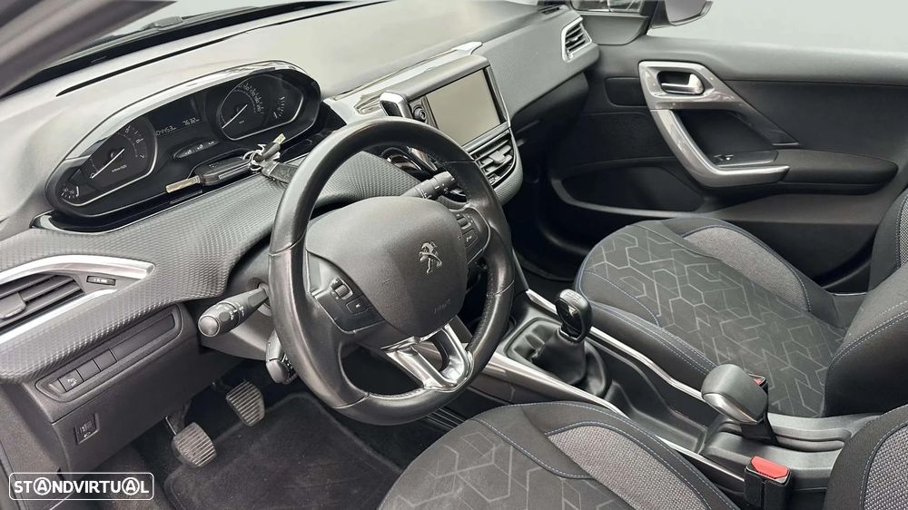 Peugeot 2008 1.2 PureTech Allure - 14