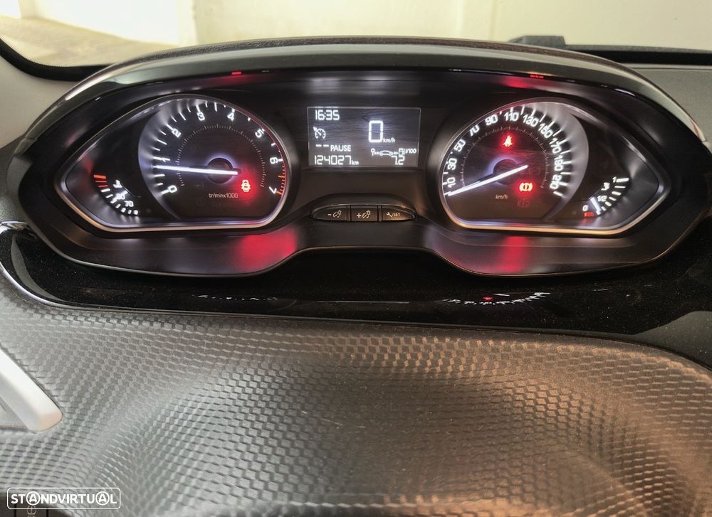 Peugeot 2008 1.2 PureTech Access - 5