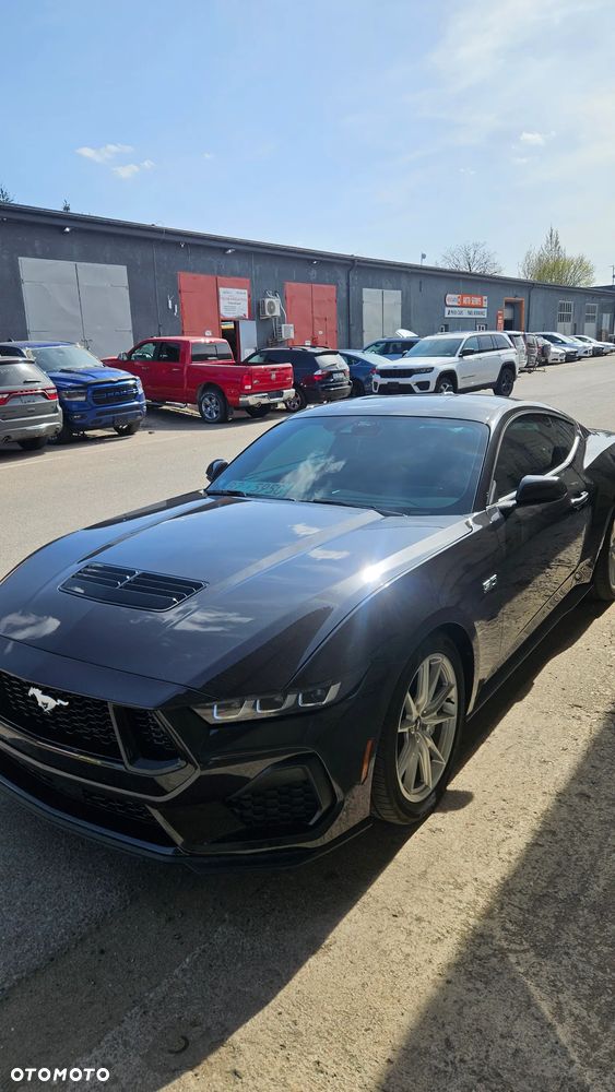 Ford Mustang - 3