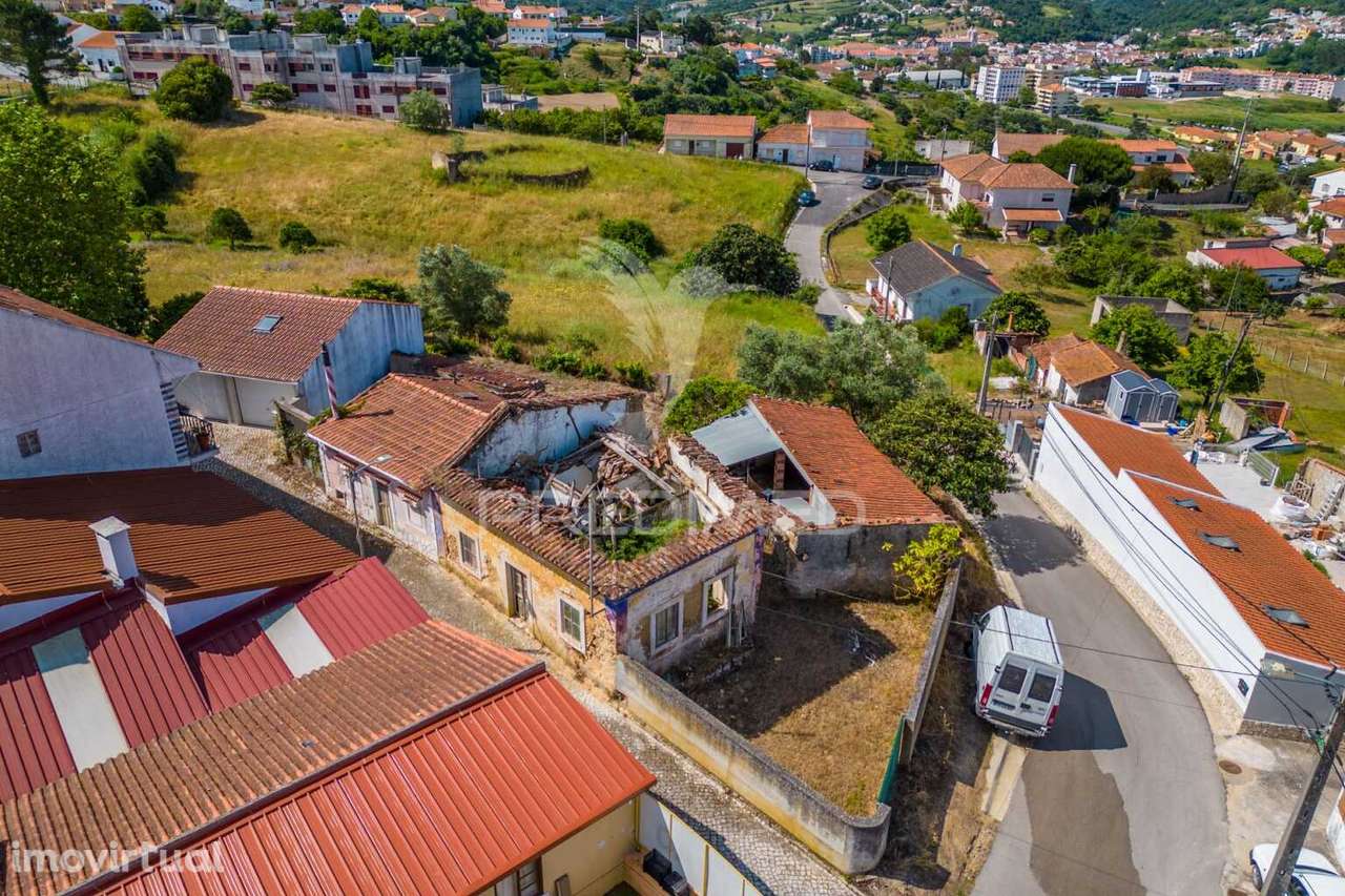 Ruina com terreno na Bemposta, Alcobaça para comprar - Grande imagem: 2/34