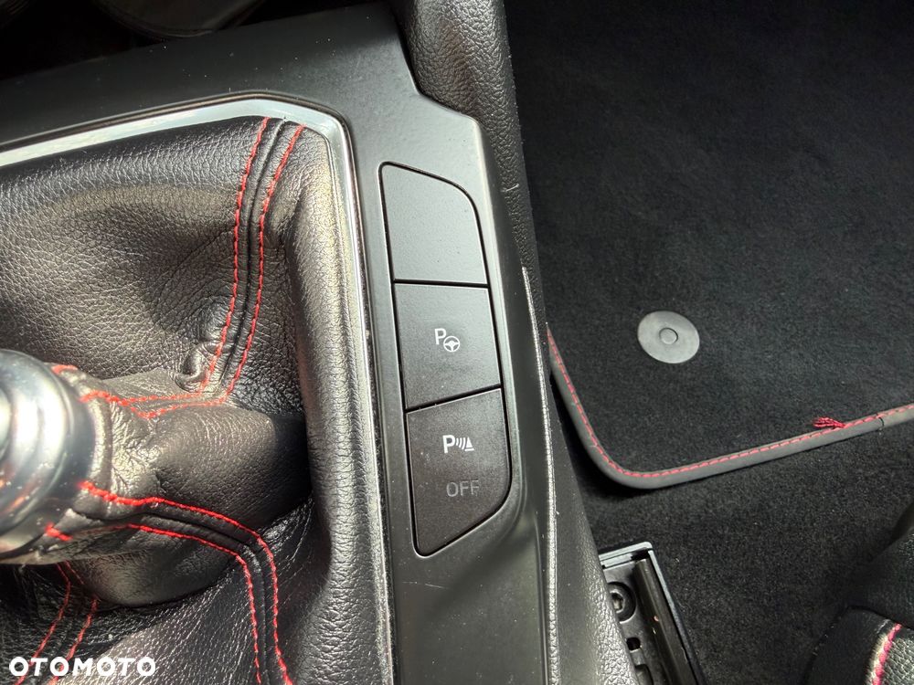Ford Focus 1.5 EcoBlue Start-Stopp-System ST-LINE - 22