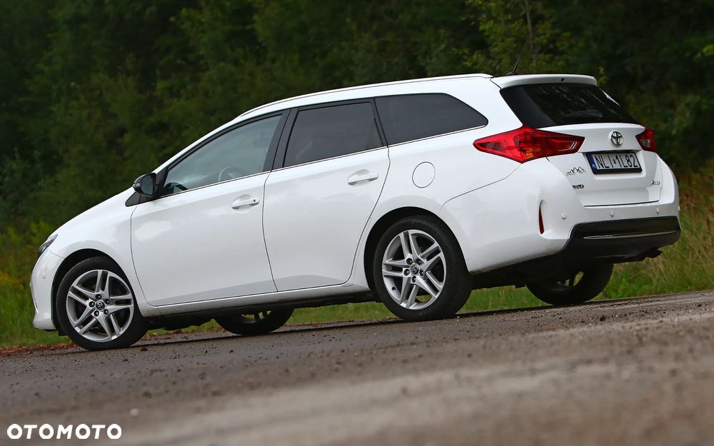 Toyota Auris 2.0 D-4D Premium - 3