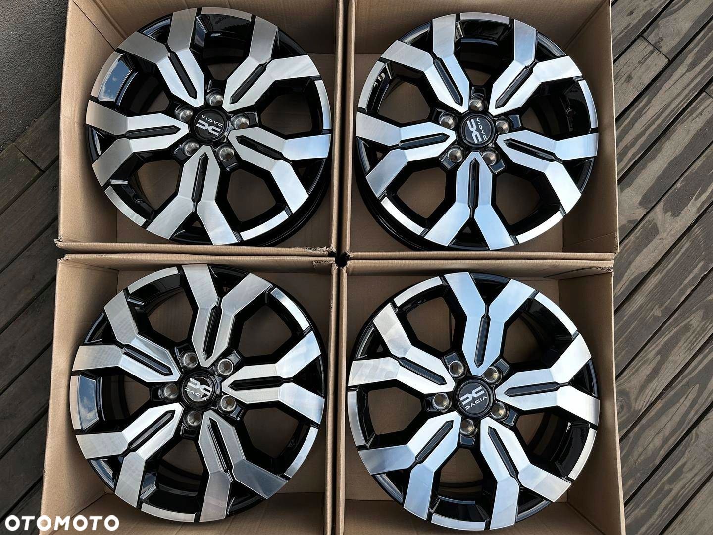 Oryginał felgi 17cali Dacia Duster 5x114,3 ET50 - 1