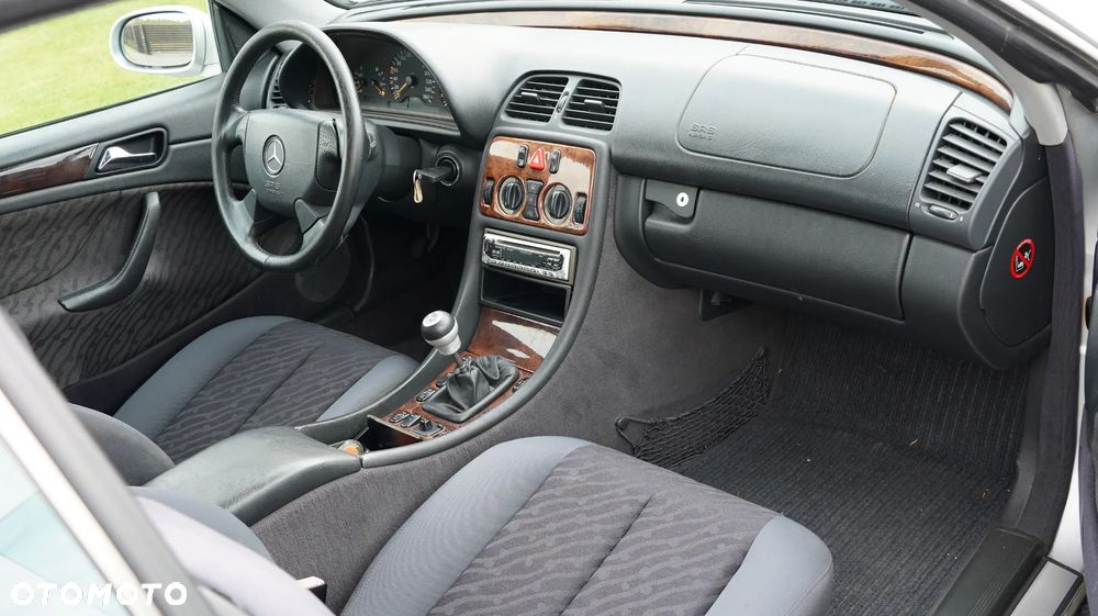 Mercedes-Benz CLK - 9