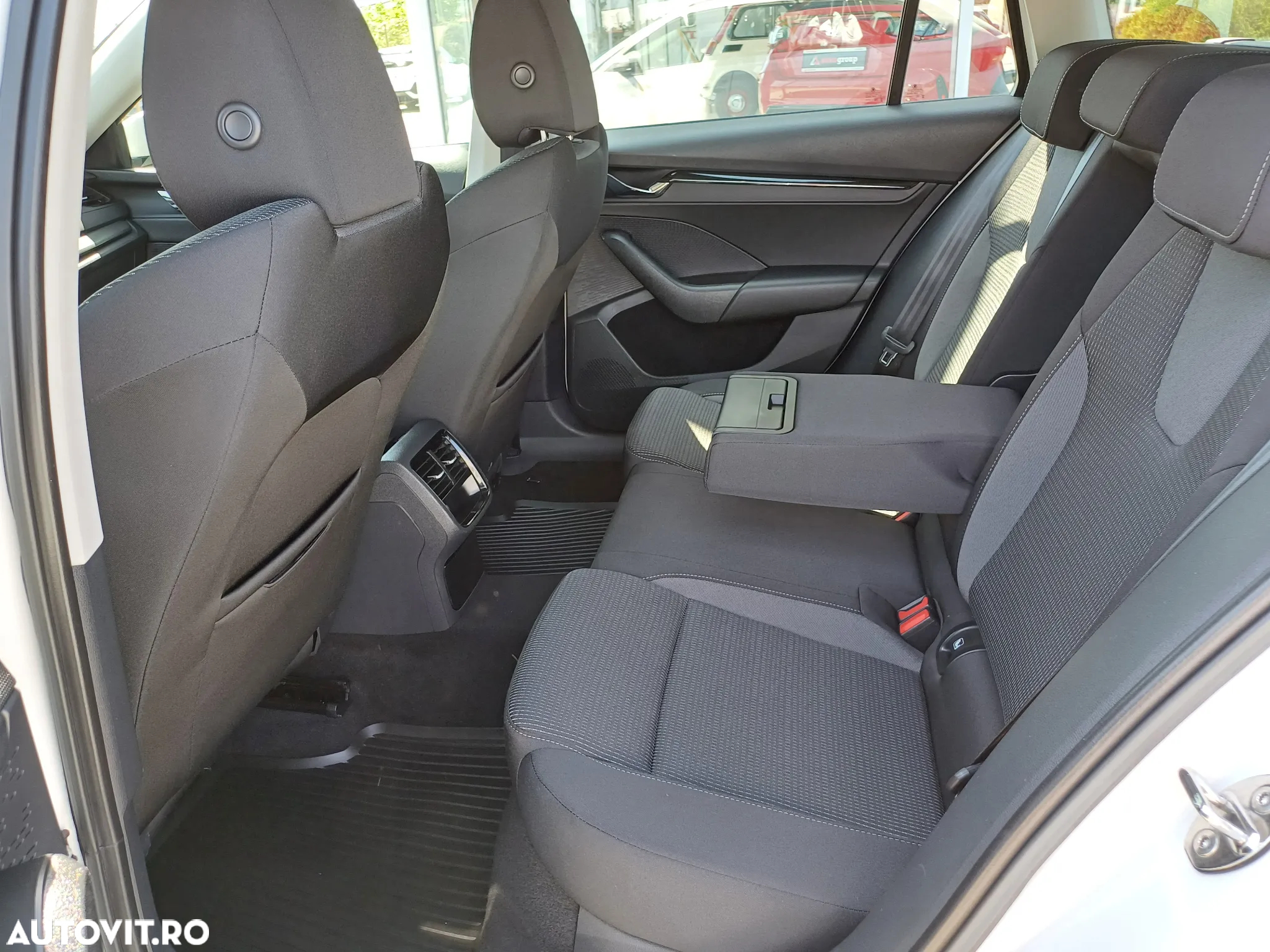 Skoda Octavia Combi 2.0 TDI Ambition - 10