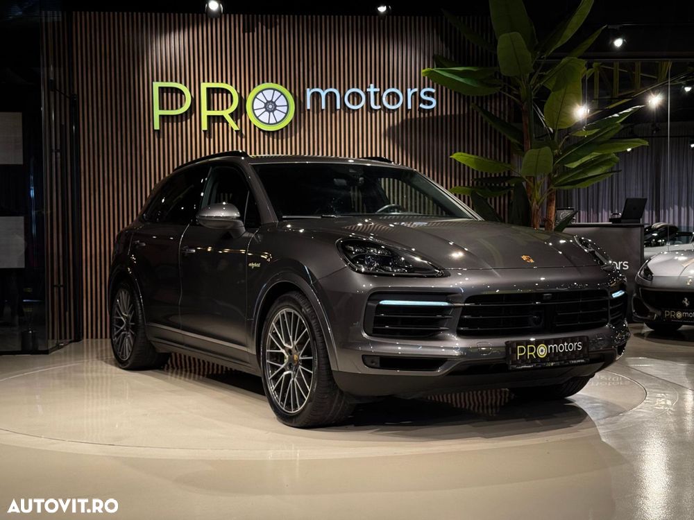 Porsche Cayenne - 4