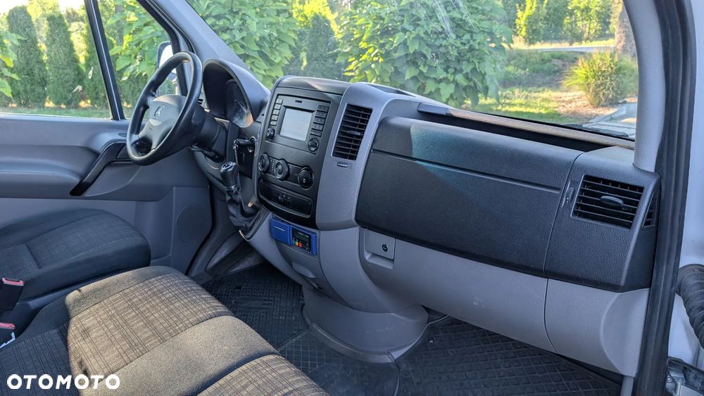 Mercedes-Benz SPRINTER - 13