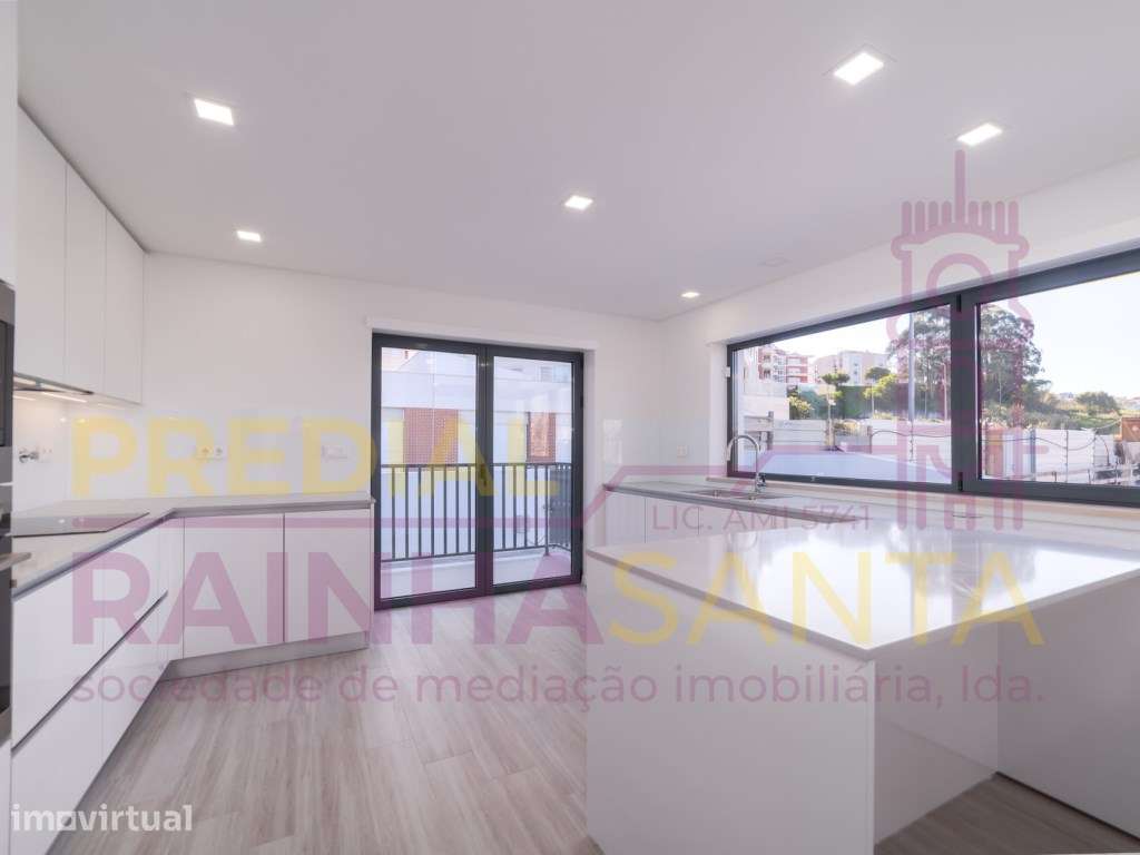 Exclusiva Moradia T4 de Arquitetura Contemporânea - Tavarede, Figue... - Grande imagem: 3/41