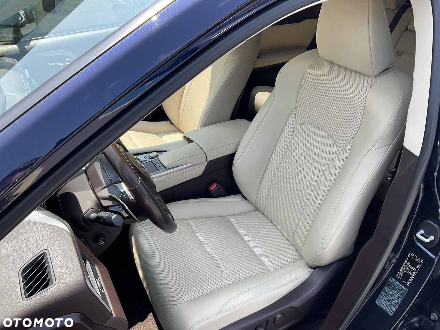 Lexus RX 450h Business Edition - 11