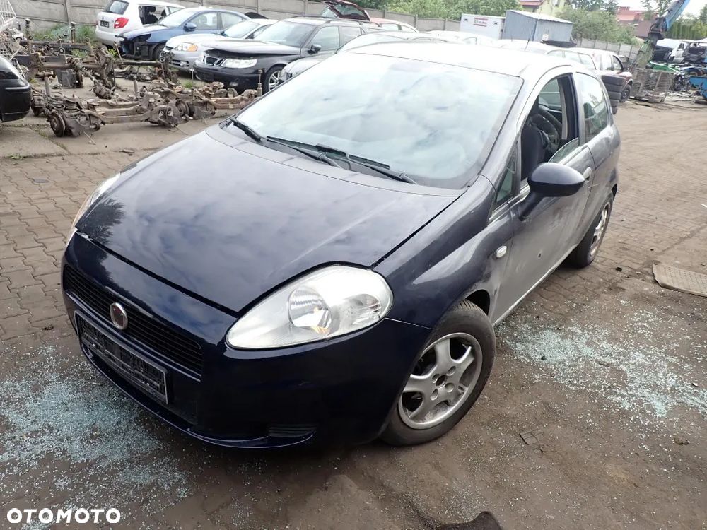 CZĘSCI - Fiat Grande Punto 1,3JTD 75KM 199A2000 HB 3D 5B LAKIER 475/A 2006r. INDEX - 9423 - 1