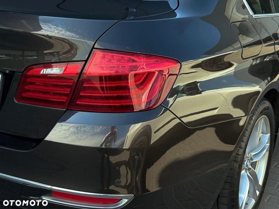 BMW Seria 5 525d xDrive Luxury Line - 13