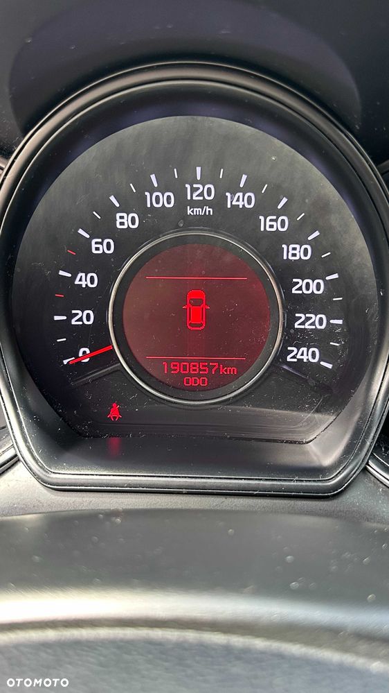 Kia Ceed - 8