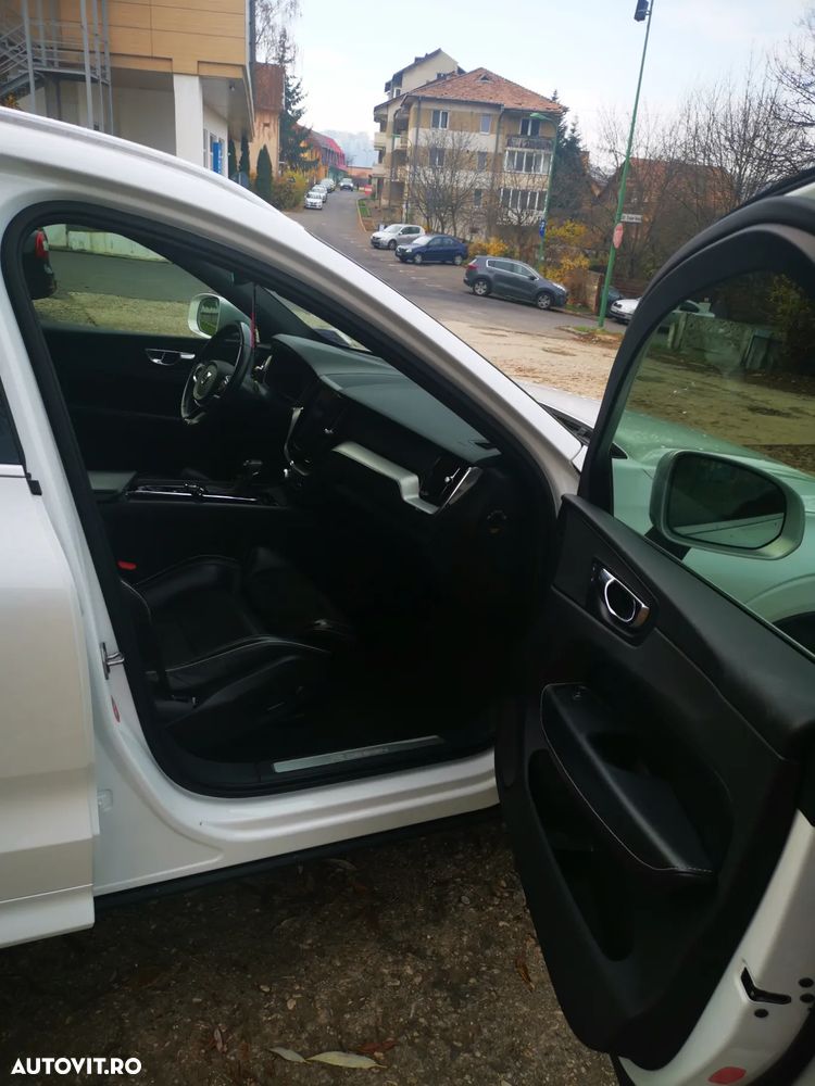 Volvo XC 60 D4 AWD R-Design - 14