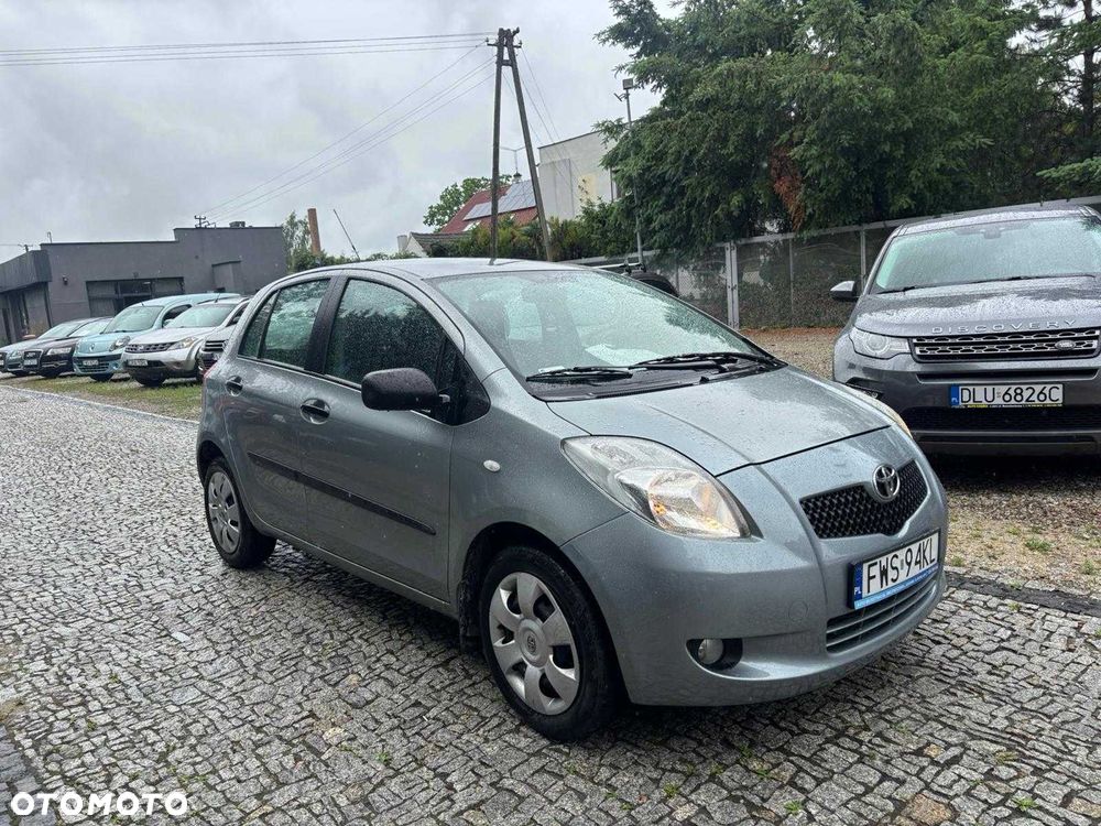 Toyota Yaris - 1