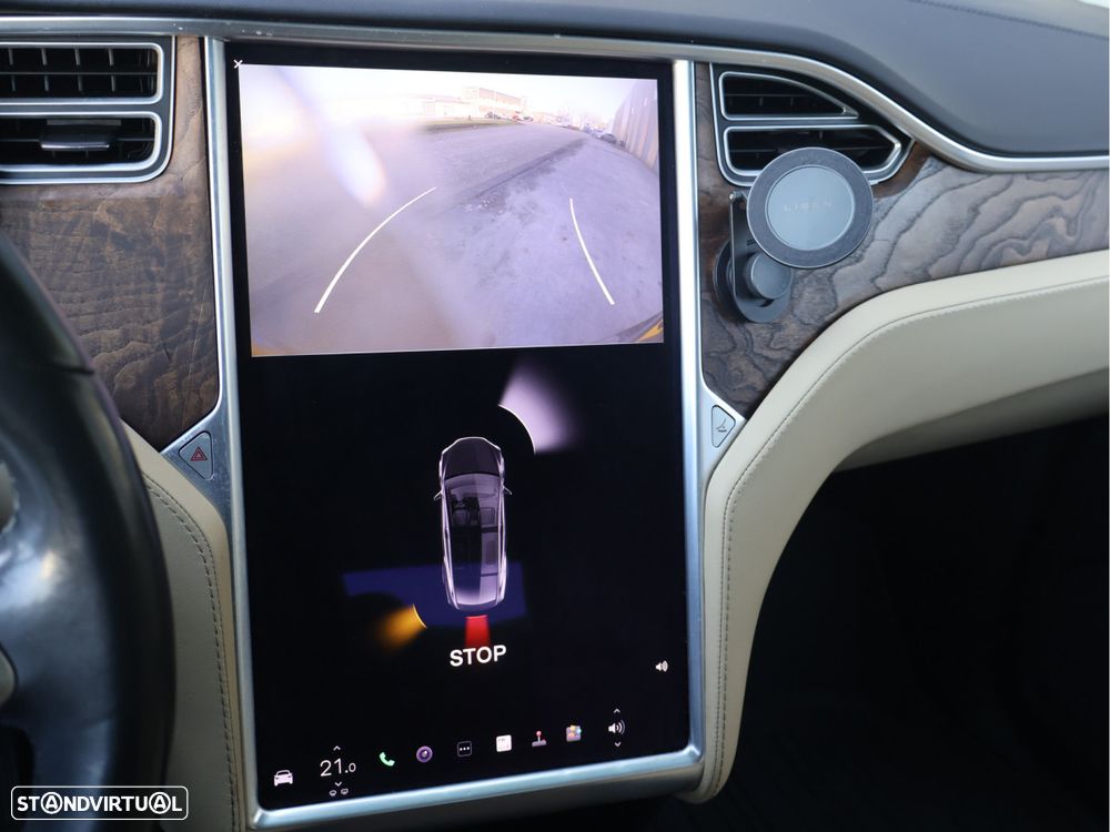 Tesla Model X 90D - 30