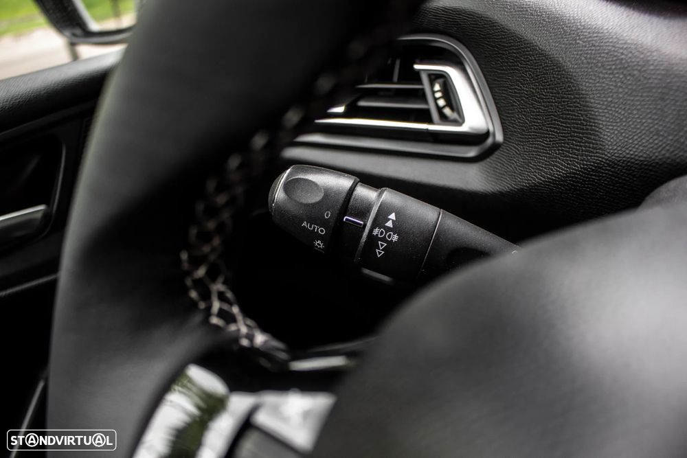 Peugeot 308 SW BlueHDi 130 Stop & Start Active - 19