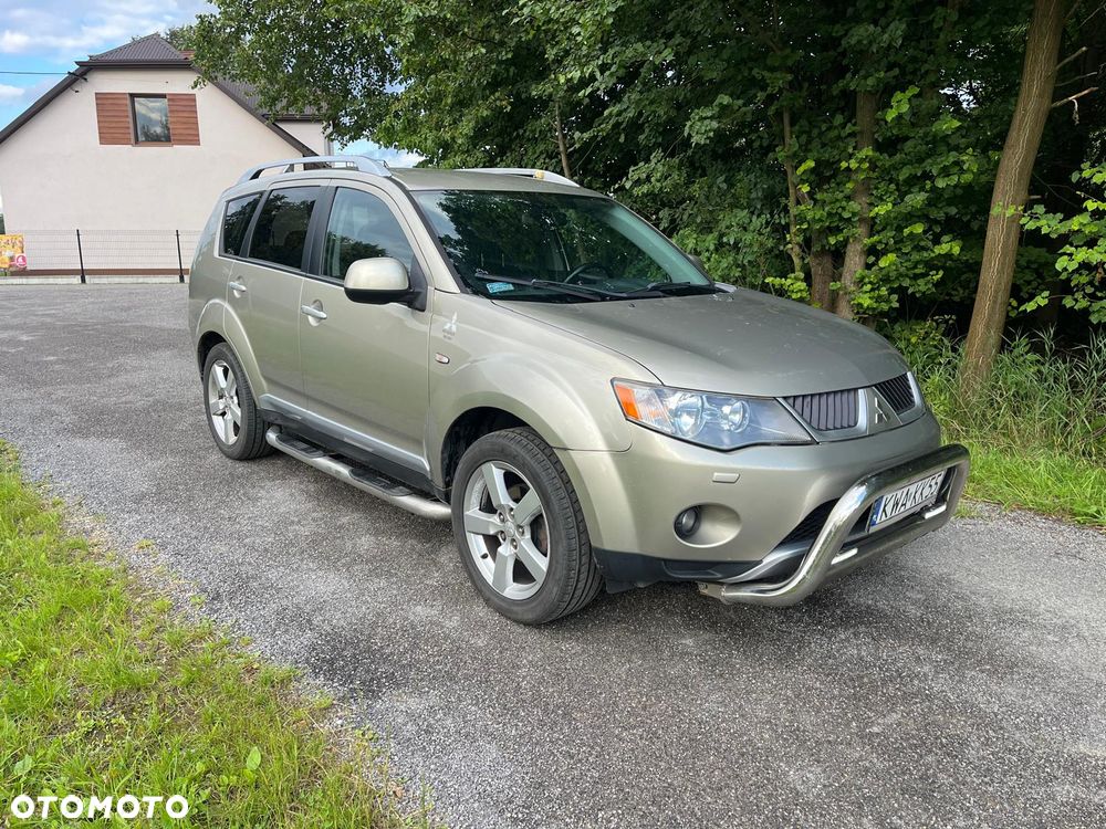 Mitsubishi Outlander 2.0 DID Instyle NAVI - 1