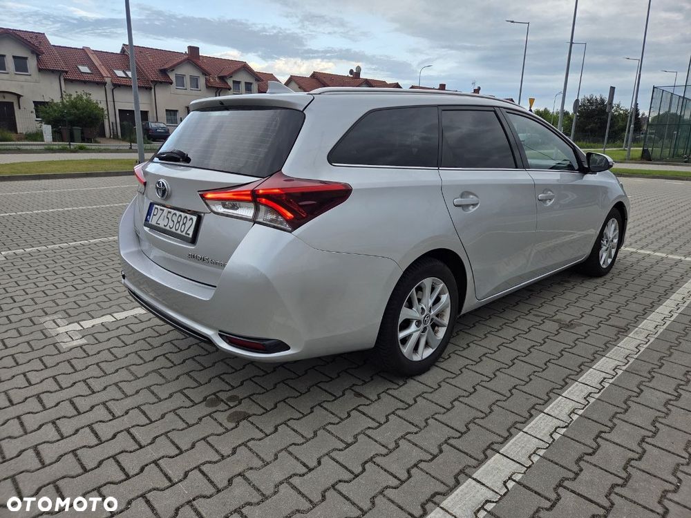 Toyota Auris - 13