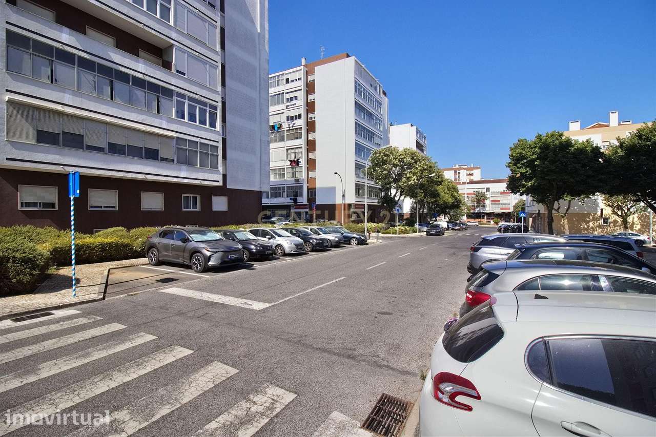 Apartamento T3 com 2 casas de banho em Barcarena – Pronto a habitar - Grande imagem: 3/24