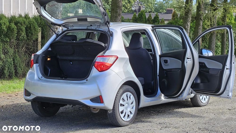 Toyota Yaris - 10